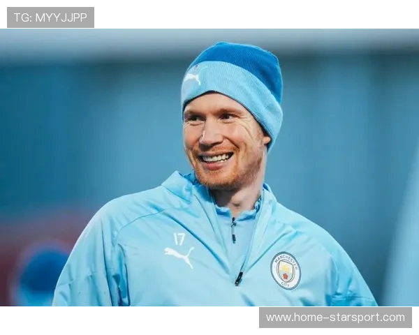 曼城传球大师班：瓜迪奥拉私教德布劳内超长直塞训练